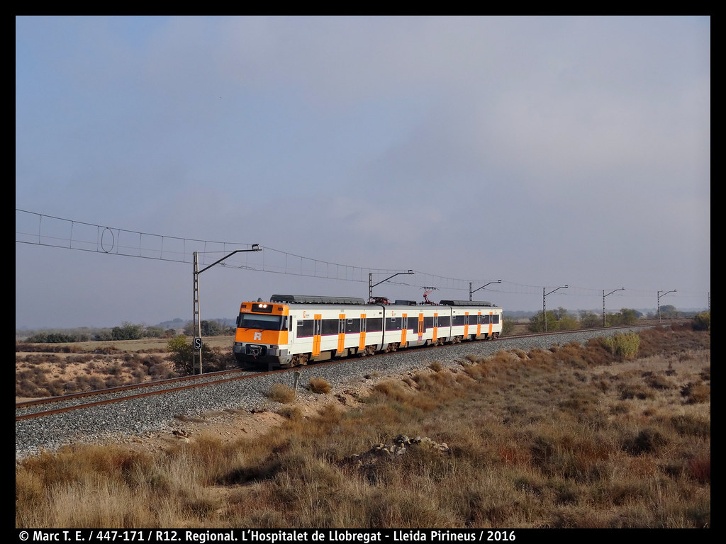 447171 a Tàrrega [CAT] La 447171 surt de la boira i es d… Flickr
