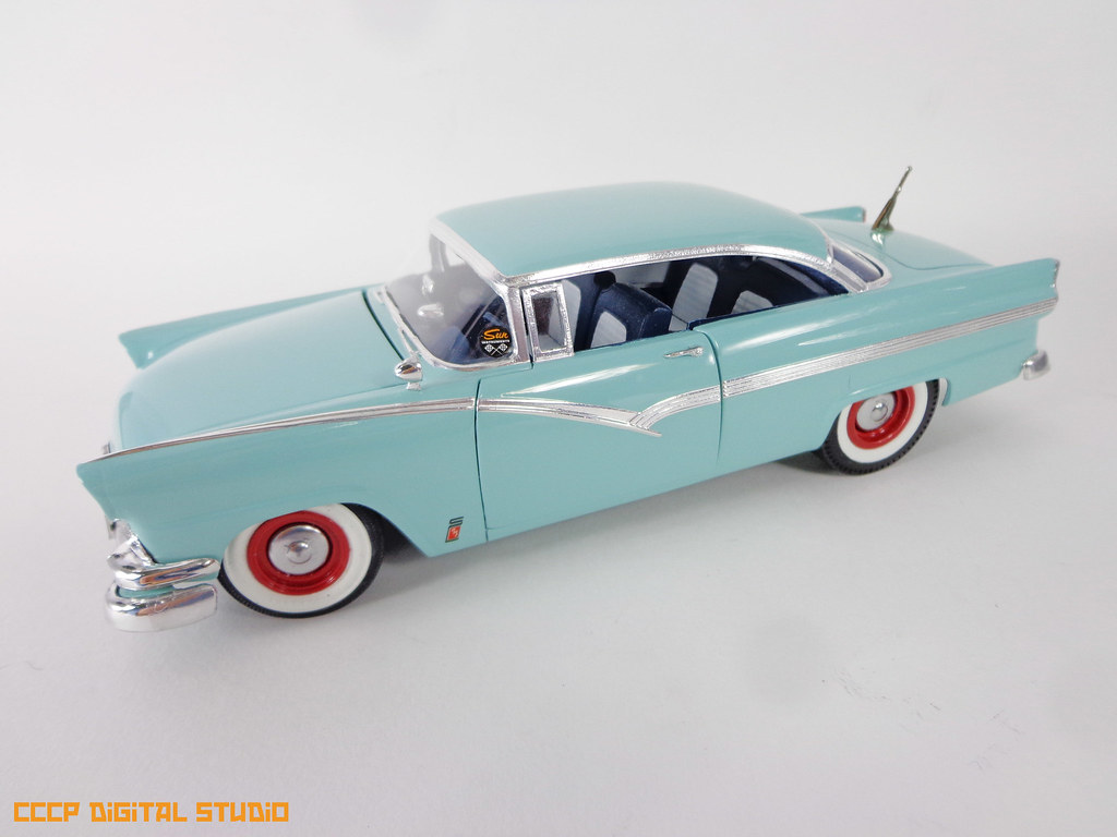 1956 Blown Ford Fairlane Victoria AMT Model kit, 125 scal… Flickr
