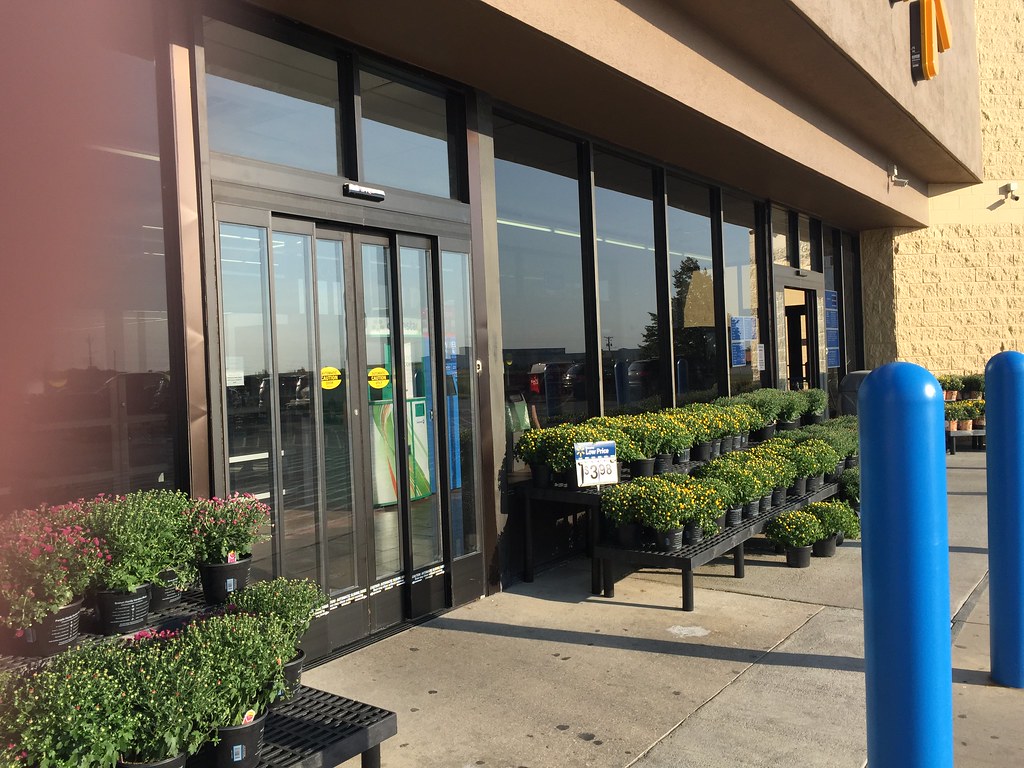 WalMart Iowa Falls, Iowa 9/15/15 Visit Exterior Fro… Flickr