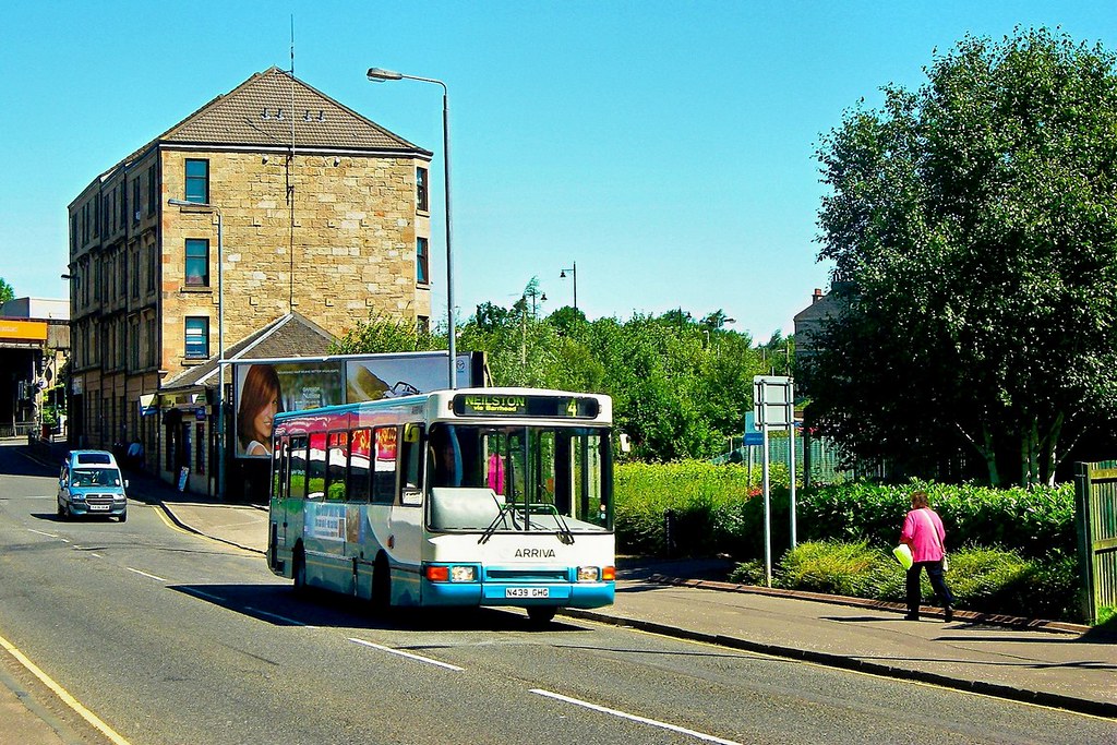Arriva N439 GHG in Cross Arthurlie Street, Barrhead 2… Flickr