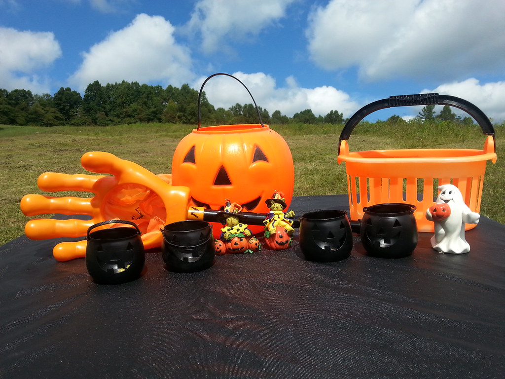 Halloween Yard Sale find 1.25 Found this at a yard sale h… Flickr