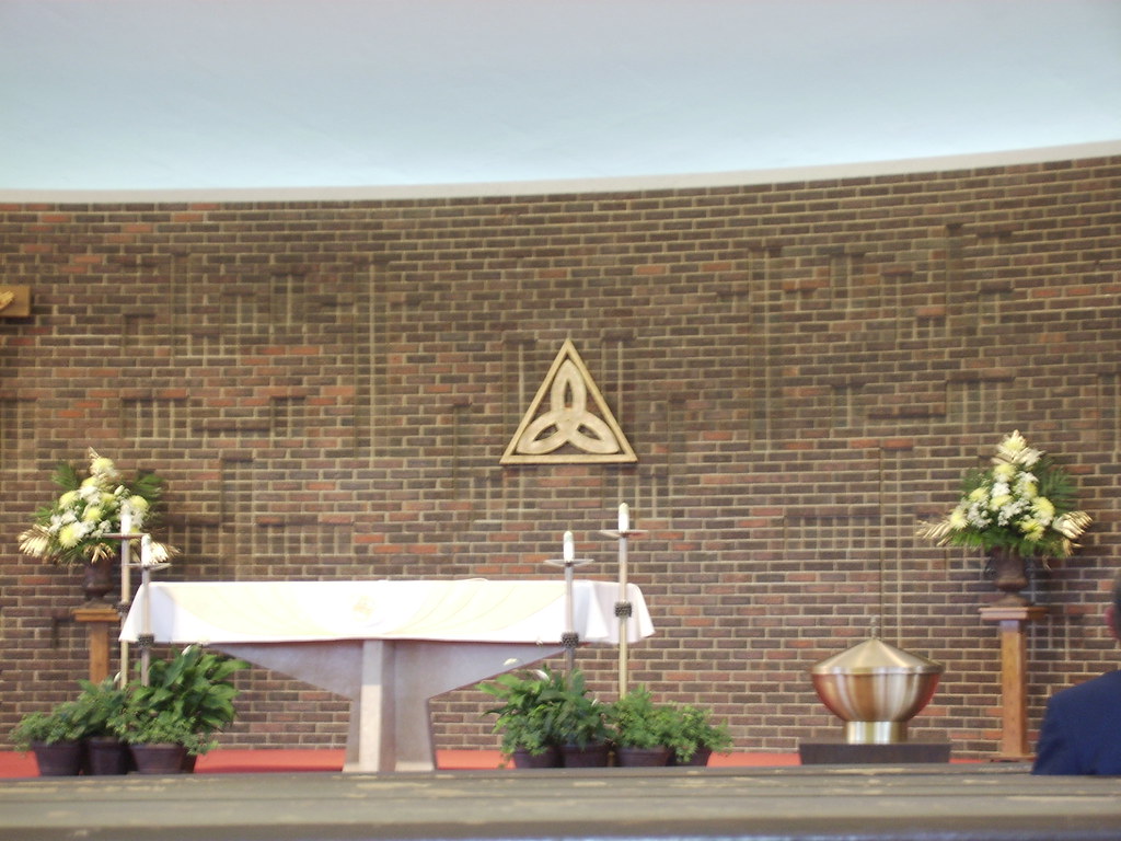 Trinity Symbol At Holy Trinity Church Robinson Township, P… bbyrnes59 Flickr