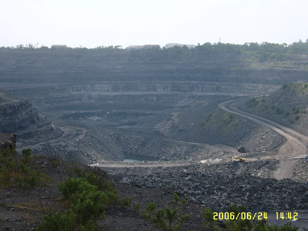 Coal mine Lake It's a view of a coal mine in India. You ca… Flickr