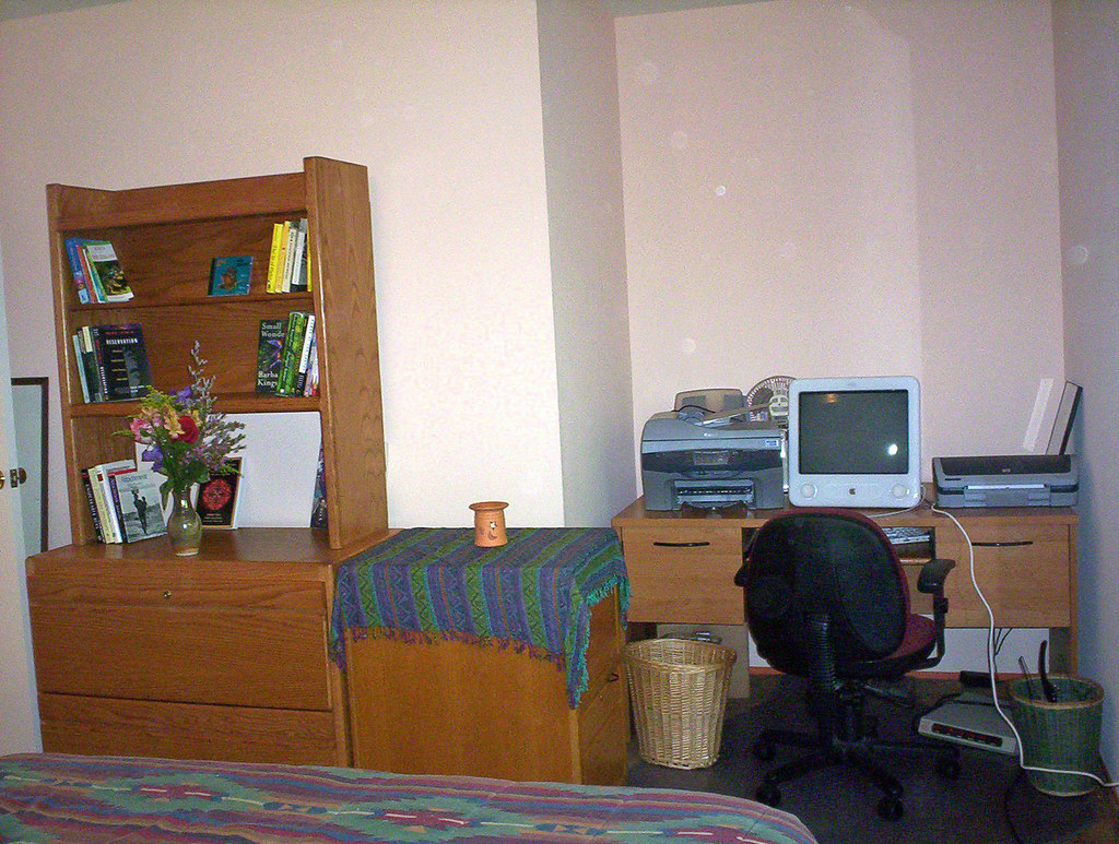 Office Nook Inside the master bedroom is an office nook th… Flickr