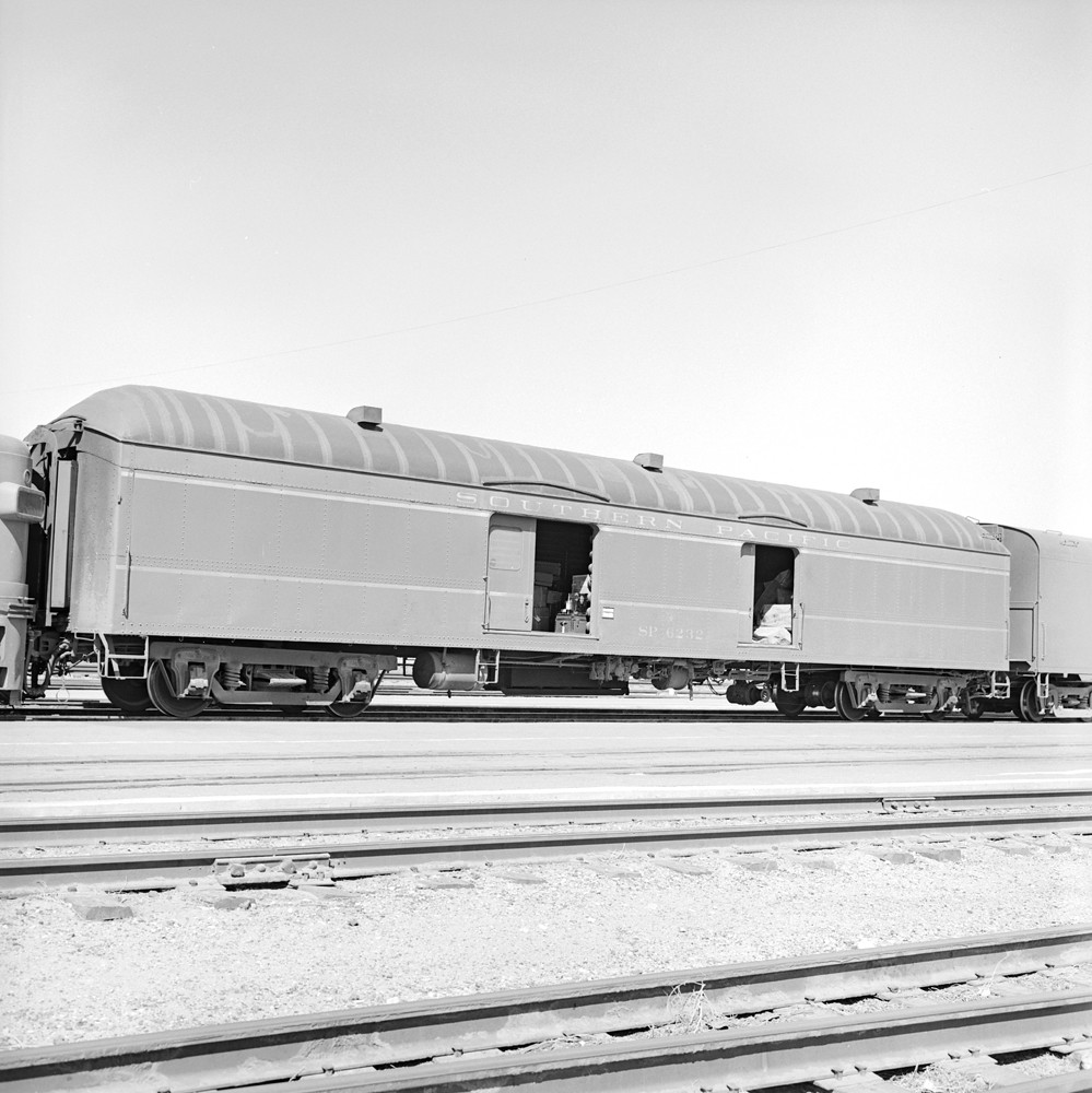 [Southern Pacific, Baggage and Express Car No. 6232] Flickr