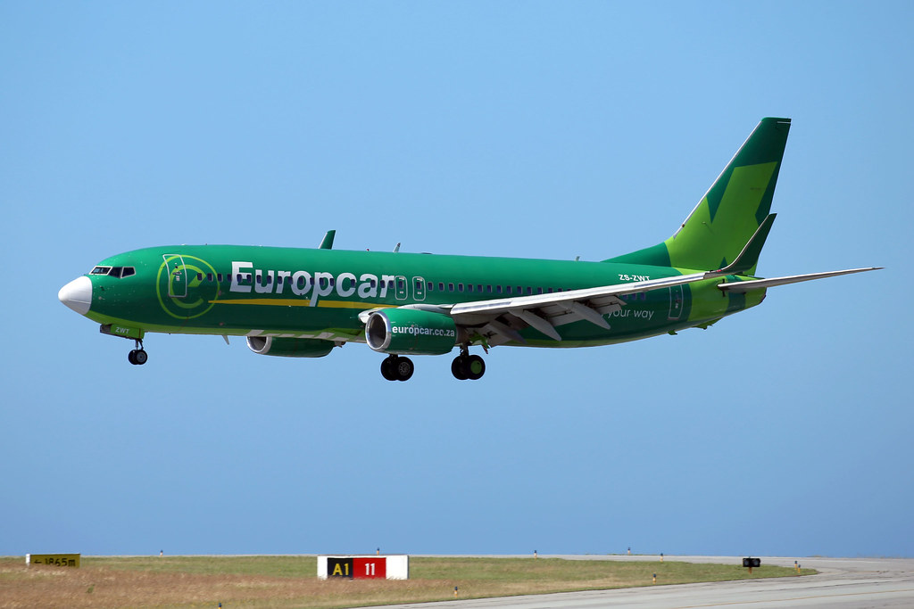 B737800 ZSZWT landing GRJ/FAGG South African … Flickr