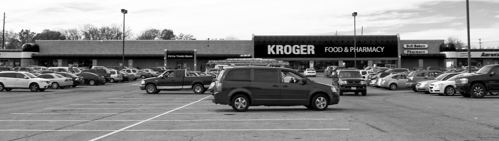 Kroger Black & White A 1987 built Kroger grocery store