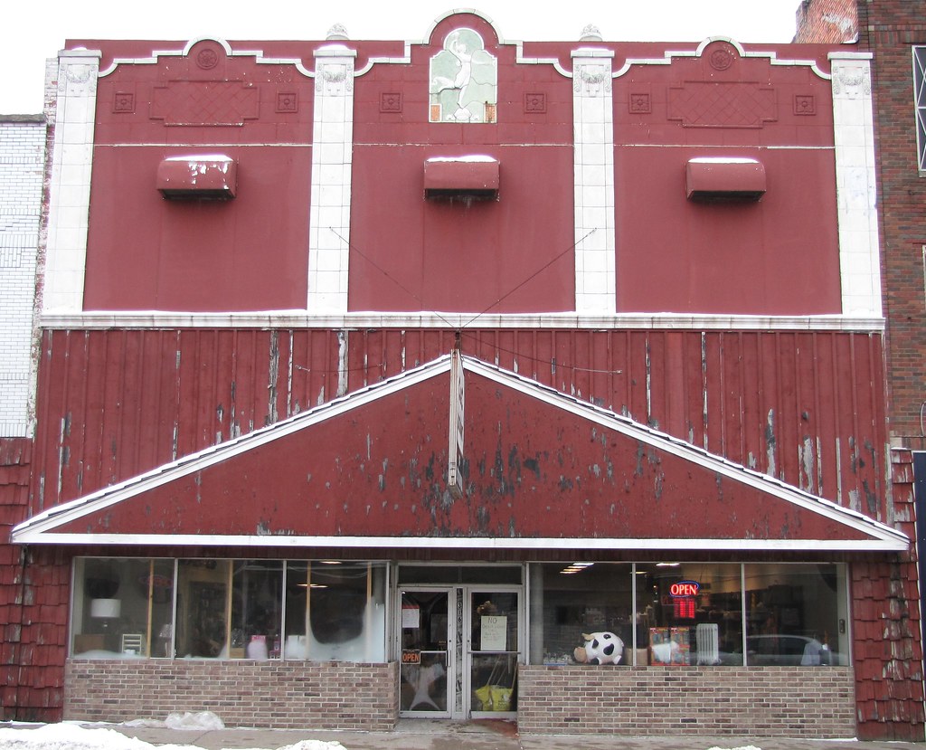 Montgomery Ward Ottumwa, IA Horrible ugly remodel of the l… Flickr