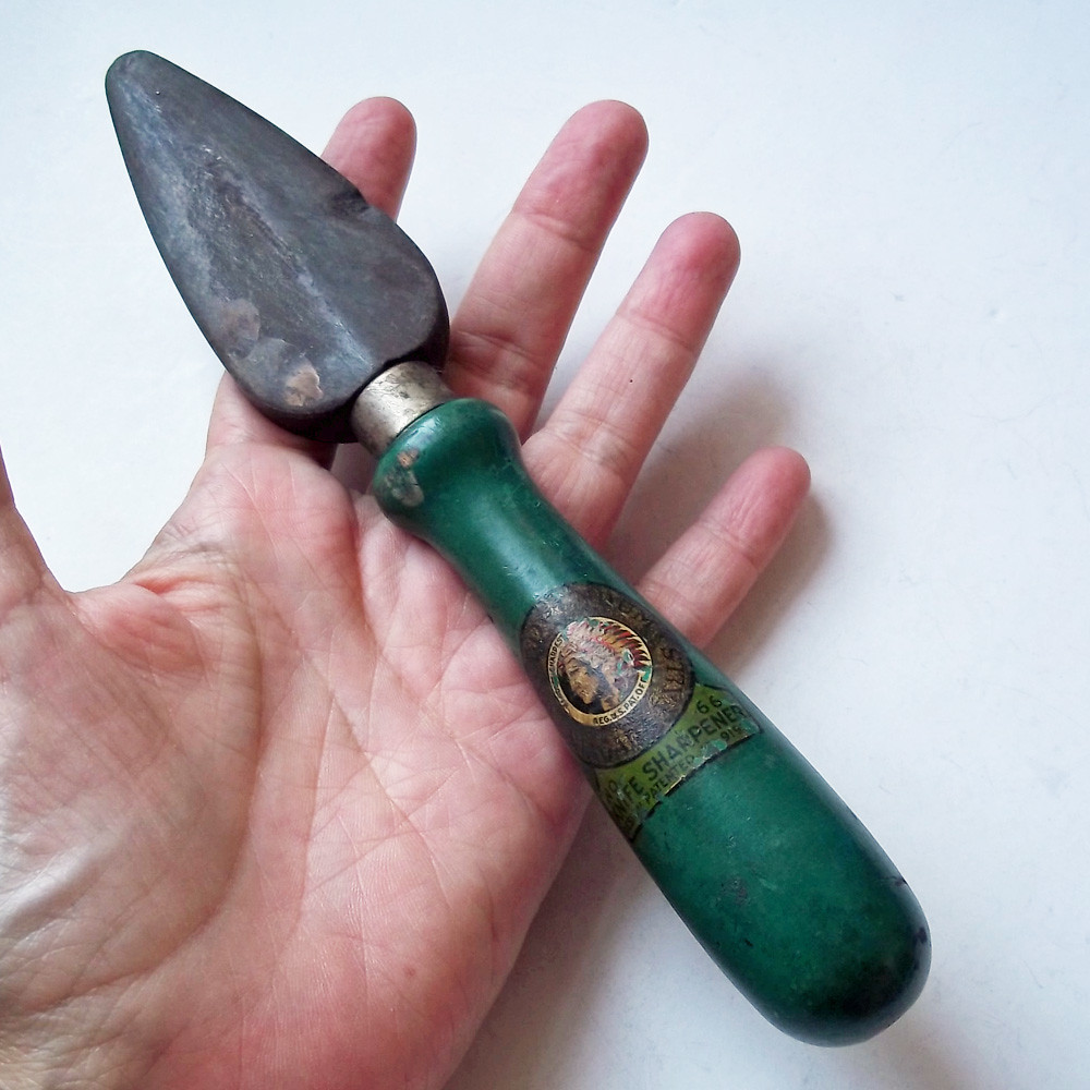 Vintage Knife Sharpening Stone CARBORUNDUM No. 66 Handheld… Flickr