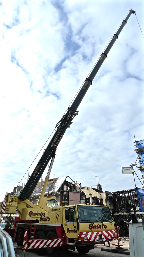 P1080150 Ipswich based Quinto crane hire 90 ton capacity L… Flickr