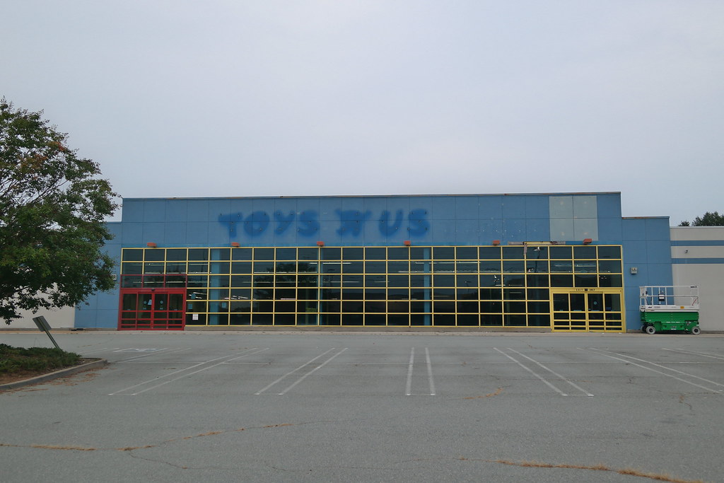 Former Toys 'R' Us Richmond, Virginia This store closed … Flickr