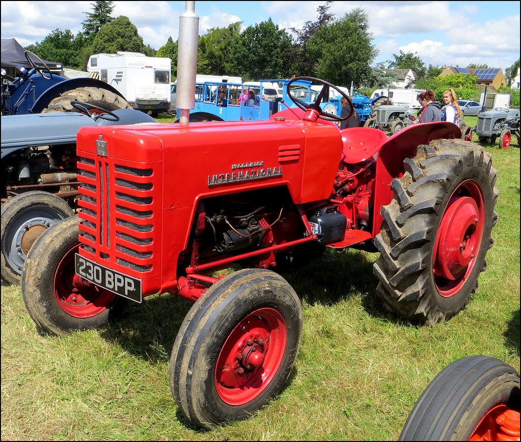 1957 INTERNATIONAL B250 Dacorum Steam & Country 2015. Flickr