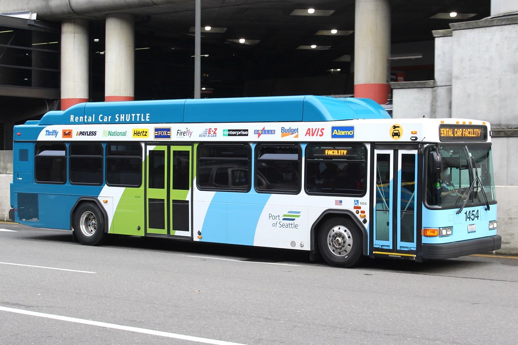 SeaTac Bus Gillig rental car shuttle at Ai… Flickr
