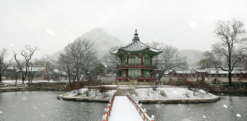 Snowfall_Seoul_Gyeongbokgung_01 Snowfall in Seoul December… Flickr