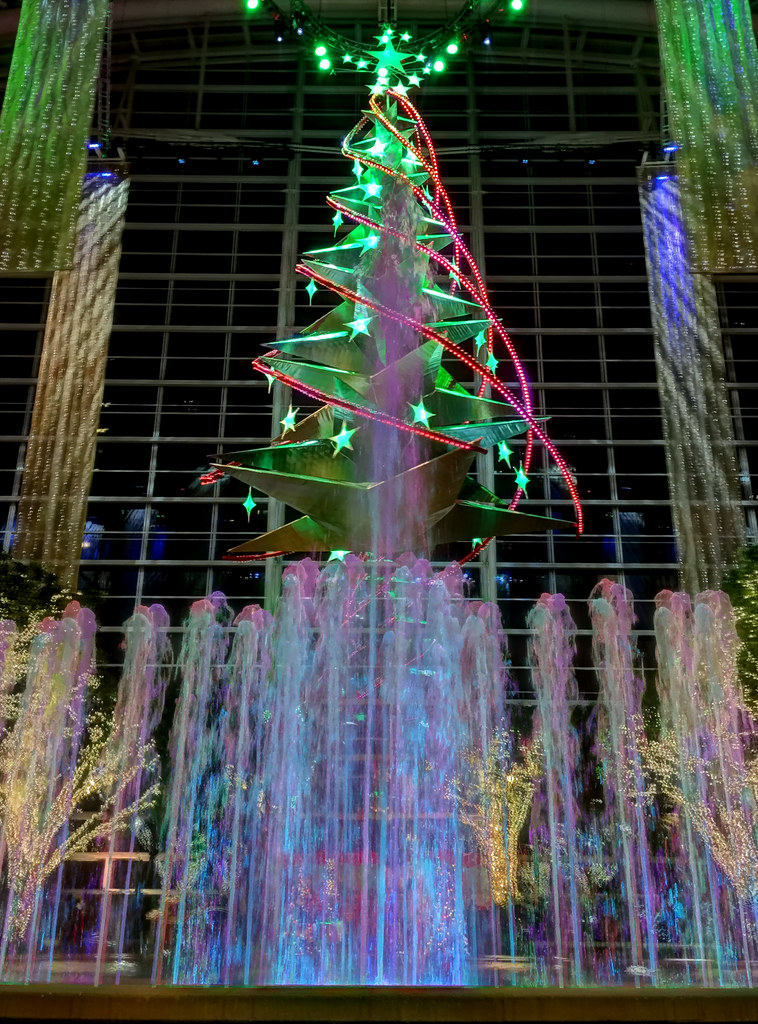 Gaylord National Christmas Tree and Fountains Al & Judy Degutis Flickr