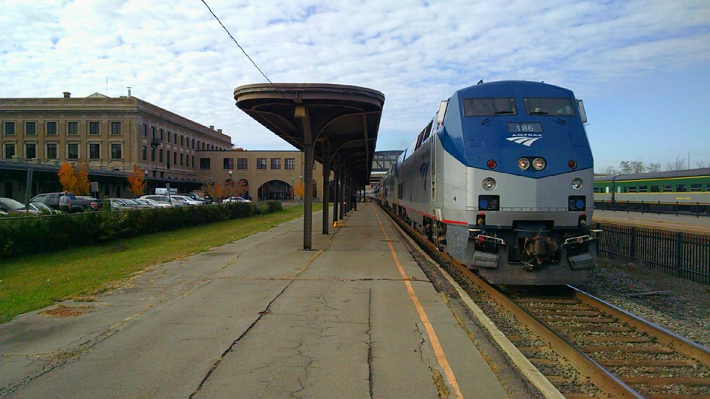 Amtrak Lakeshore Limited, Utica, NY An eastbound Lakeshore… Flickr