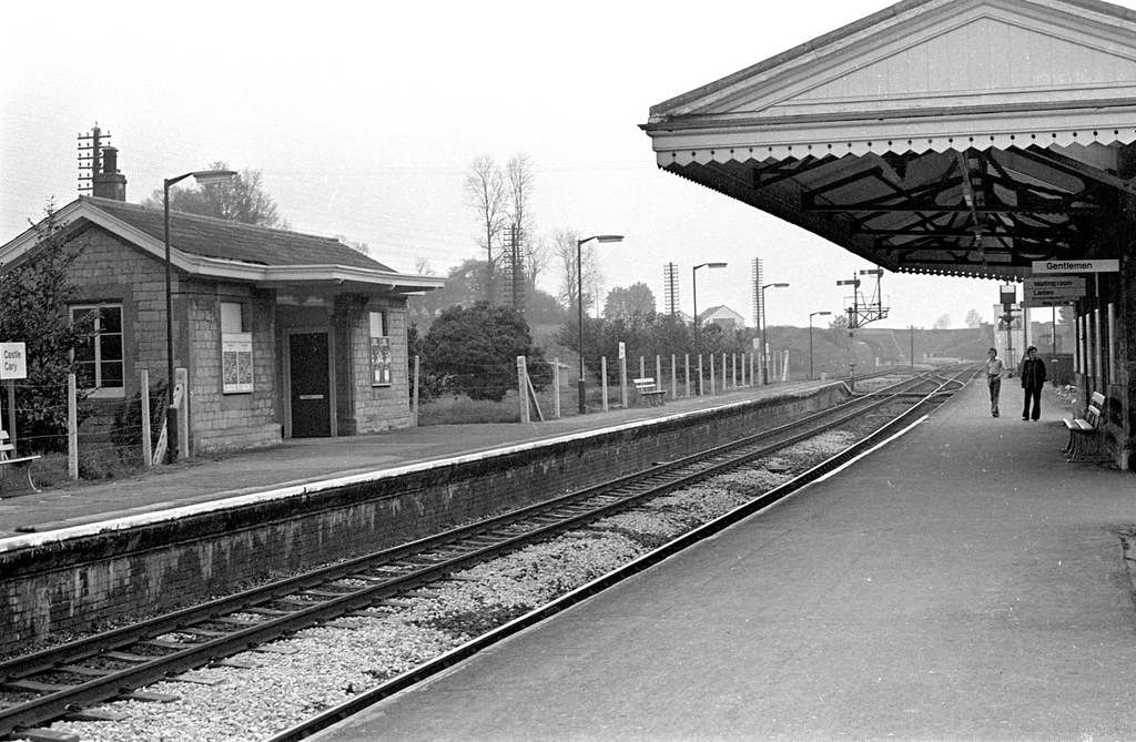Castle Cary station (3), 1975 Bluepelicanrailway Flickr
