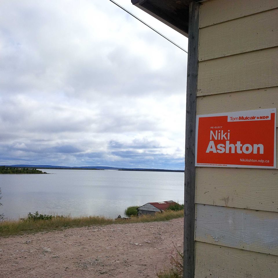 Signs of support in Lac Brochet. Niki Ashton Flickr