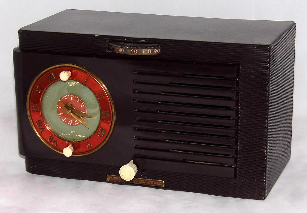 Vintage General Electric Table Clock Radio, Model 60, Broa… Flickr