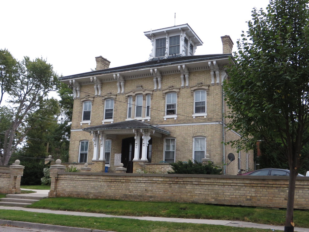 McClary House, Old South London, Ontario The McClary House… Flickr
