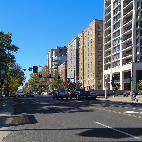 Lindell Blvd Paul Sableman Flickr