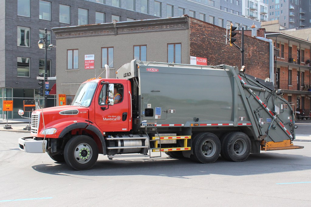 Montreal Trash Truck City of Montreal Freightliner trash t… So Cal