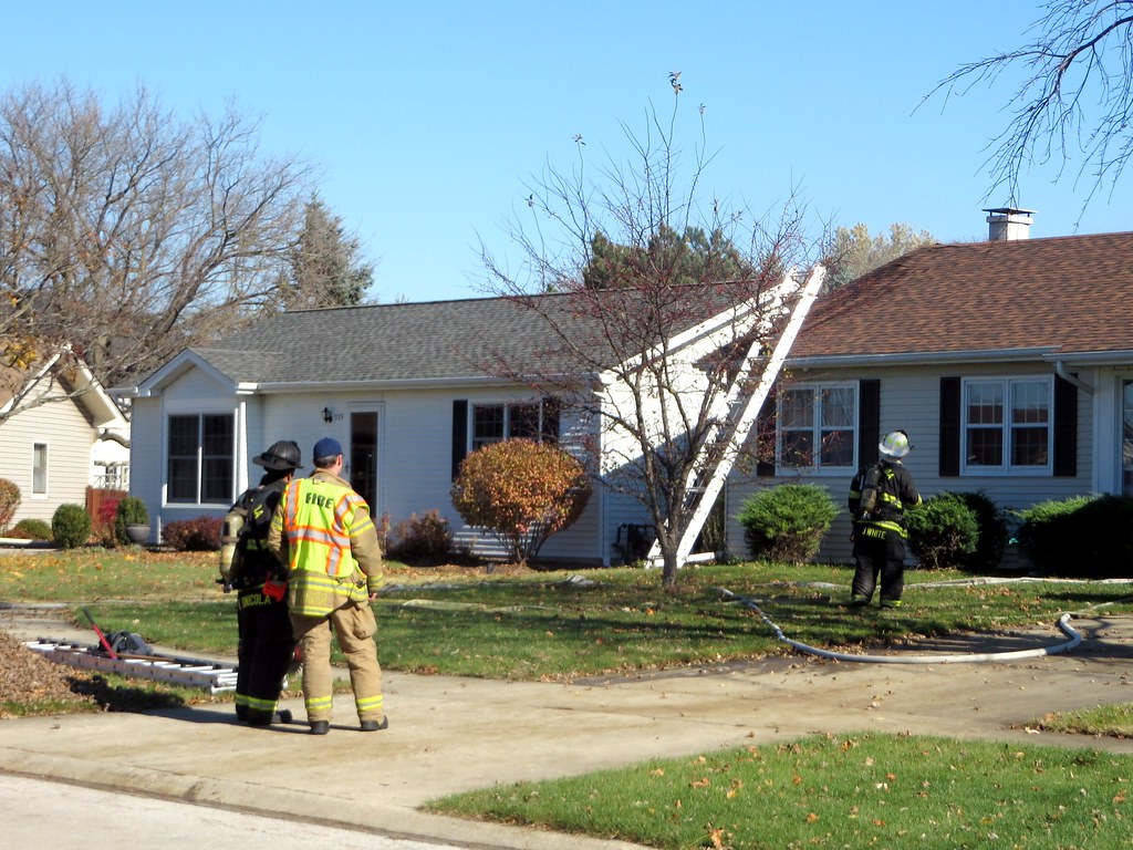 IL 11/8/15 North Aurora House Fire Larchwood Ln Flickr