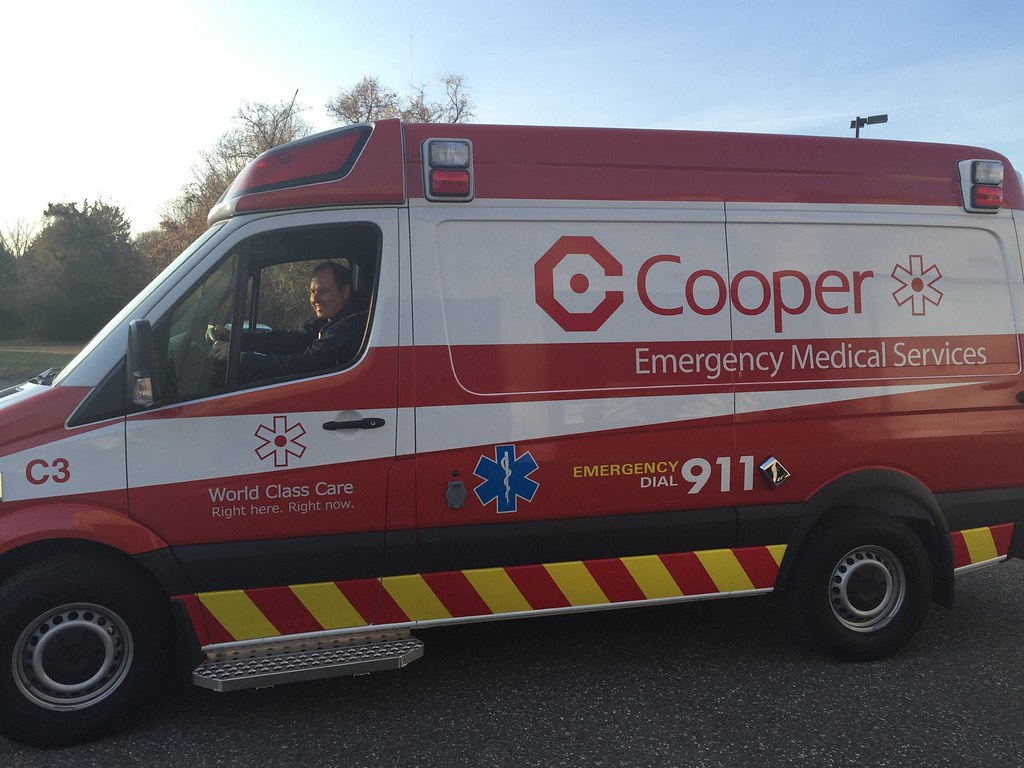 New Jersey ambulance MercedesBenz Sprinter 2500 (high roo… Flickr