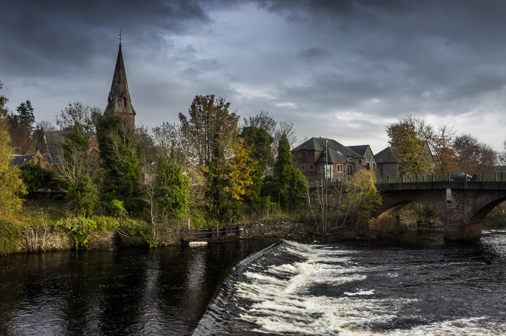 Blairgowrie Just down from the bridge in the centre of Bla… Flickr