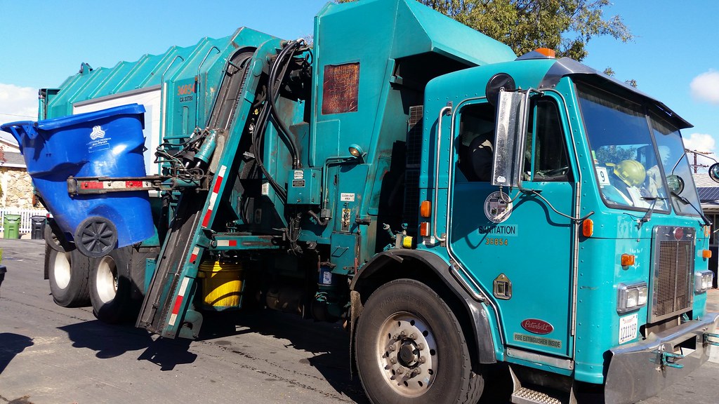 36854 Collecting recycling in Westchester. Los Angeles Refuse Flickr