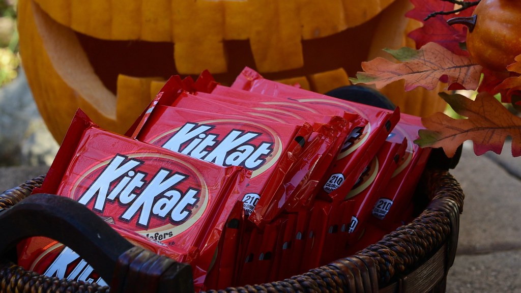 Kit Kat Bars for Halloween slgckgc Flickr
