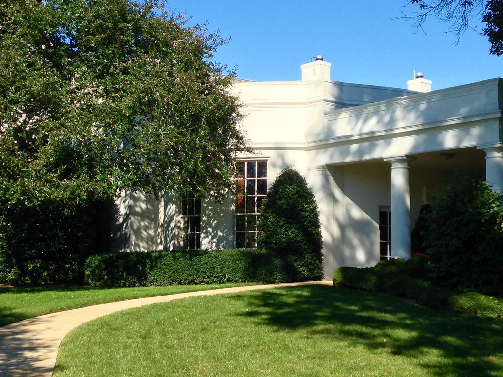 The White House outside Oval Office Washington, DC Fall… Flickr