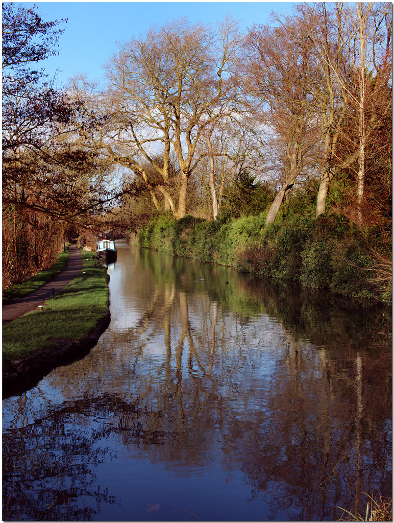 Hythe Bridge Moorings, Oxford Canal Howard Somerville Flickr