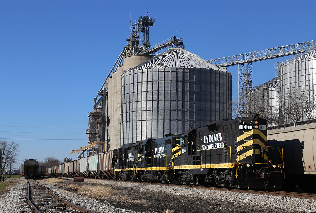 Indiana Northeastern 1601 Edon, Ohio A pair of GP7's and … Flickr