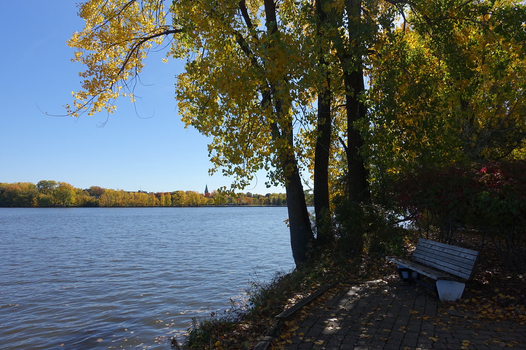 Rivière des Prairies Berge DéliaTétreault Laval Flickr