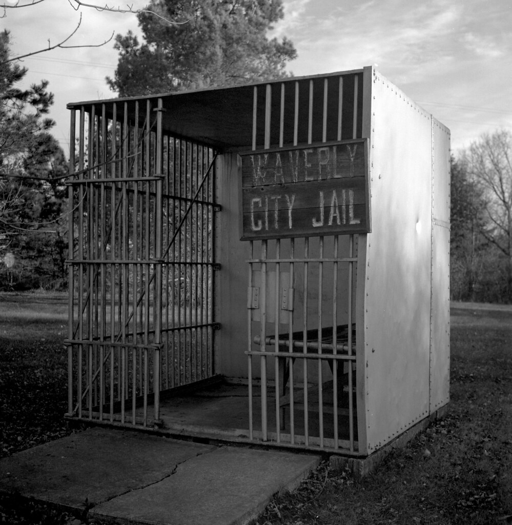 waverly city jail Yashica 124G Tmax 100 HC110 epson V550 Paul