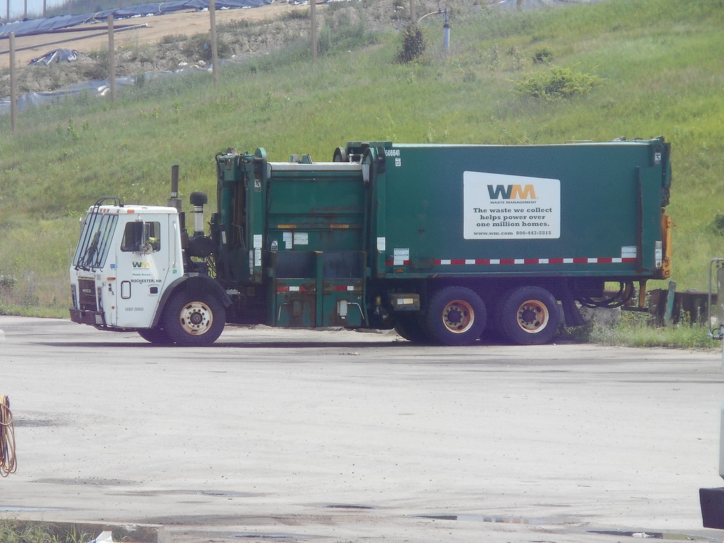 Waste Management , Rochester NH Mack LE McNeilus Recycler Flickr