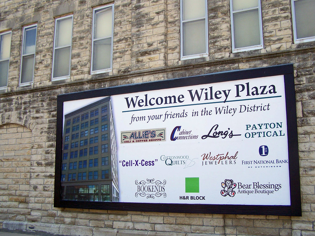 Wiley Plaza Back Again The Wiley Plaza in Hutchinson, Kan… Flickr