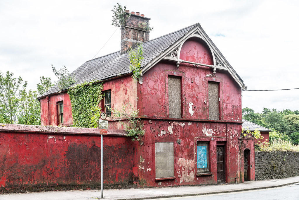 DERELICT RED HOUSE [SUNDAY’S WELL ROAD IN CORK CITY]12241… Flickr