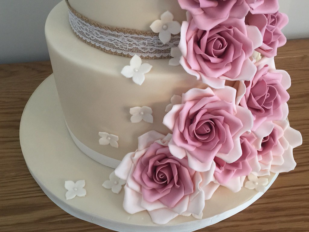 Cascading roses wedding cake Beverley Lumb Flickr