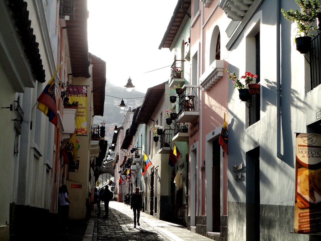 Calle La Ronda Quito. Gracias amigs por sus gentiles vi… Flickr