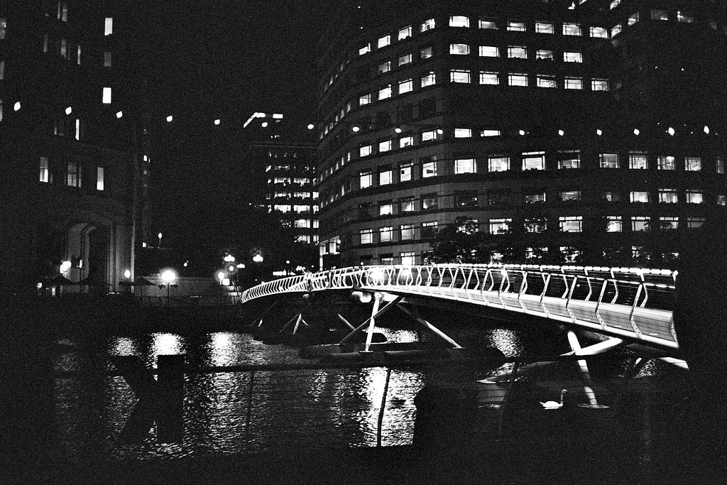 London Ilford XP2 Contax T2 & Ilford XP2. Handheld at 1/… Flickr