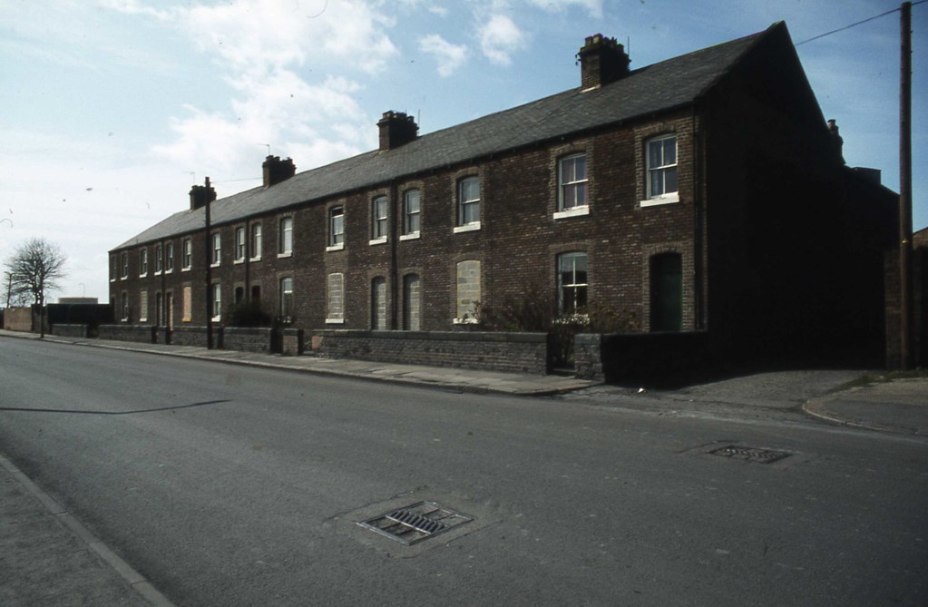 Colliery Houses in Wreath Quay Road, 12 April 1982 Flickr