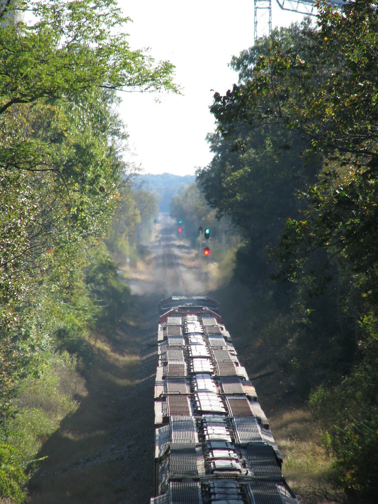 Southbound CN grain train near Akin, Illinois on the CN Bl… Flickr