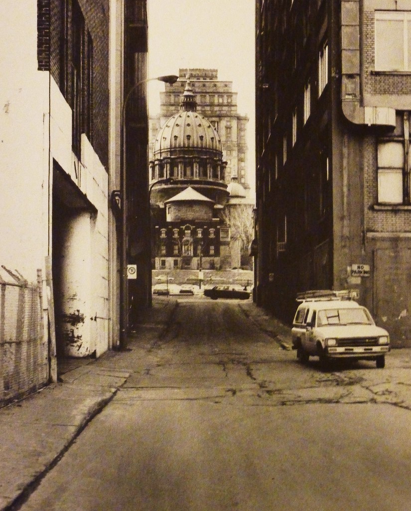 Montréal, vers 1985. Rue SainteCécile >Nord, depuis un st… Flickr