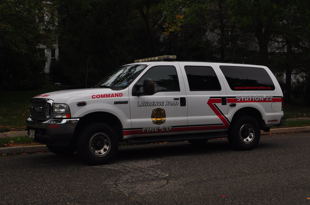 Lawrence Road Fire Company Car 22 2004 Ford Excursion XLT Flickr