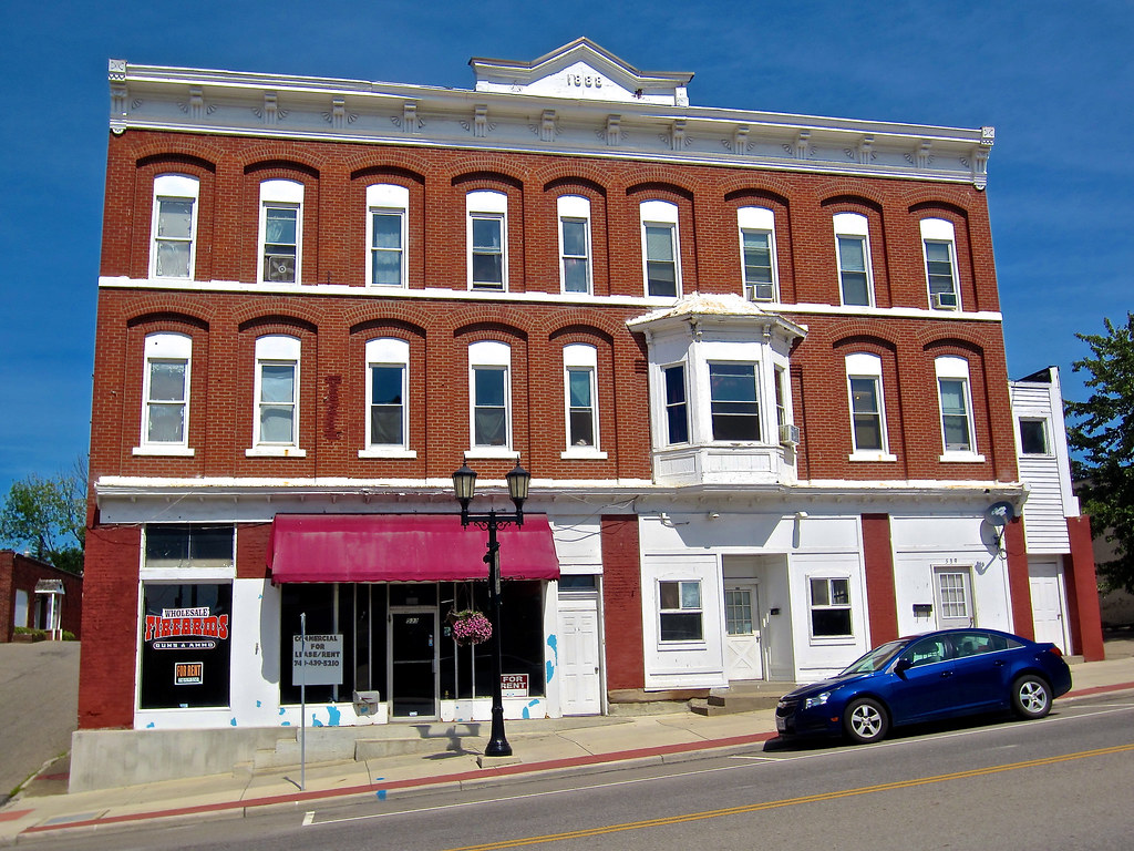 Building, Cambridge, OH A building in Cambridge, Ohio date… Flickr
