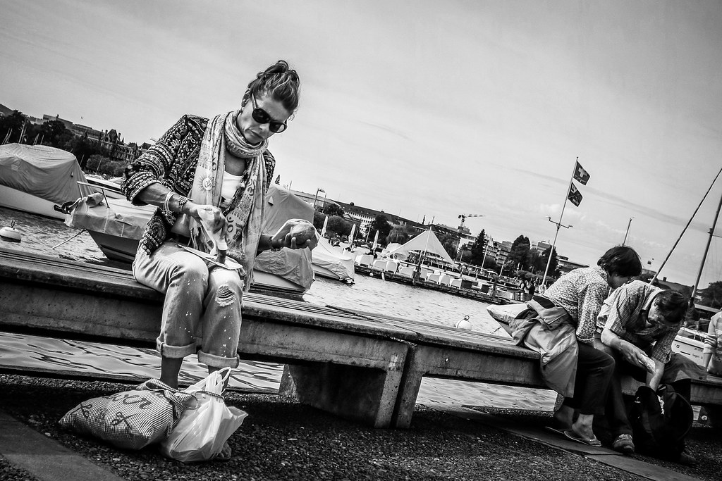 Style enjoying a sausage in style at the lake of Zürich...… Flickr