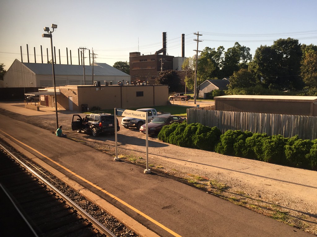 Amtrak California Zephyr Mount Pleasant, Iowa station. Flickr