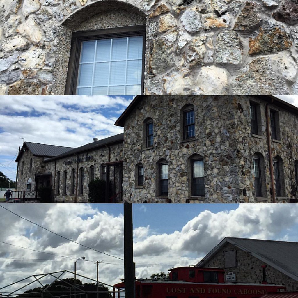 Out by the Strawberry Festival grounds. phbeadshandmadej… Flickr